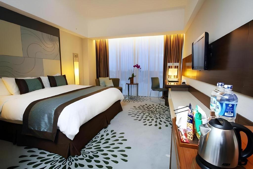 Artotel Suites Bianti Yogyakarta Exterior photo