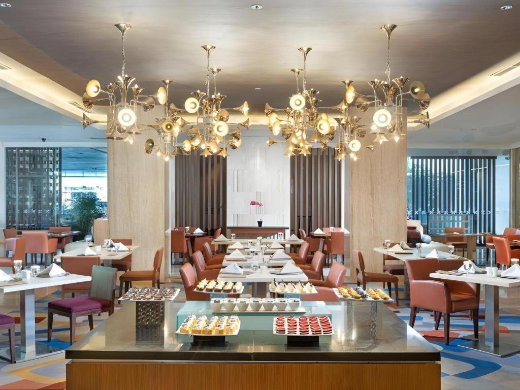 Artotel Suites Bianti Yogyakarta Exterior photo